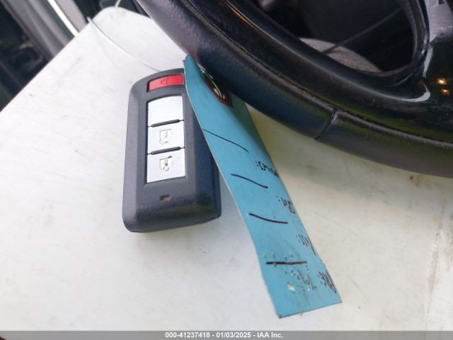 JA4AZ3A31KZ041055 Mitsubishi Outlander Se