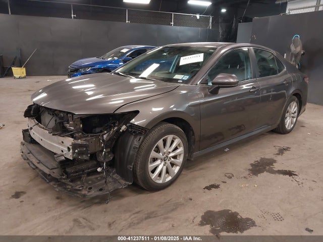 Toyota CAMRY LE 2020 4T1C11AK9LU891236 Image 2