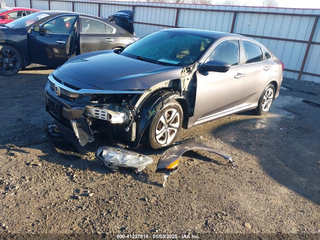 Honda Civic Lx 2018 2HGFC2F55JH546825 Image 2