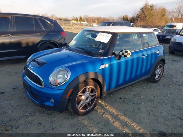 2009 MINI COOPER S WMWMF73509TT97802 Photo 1