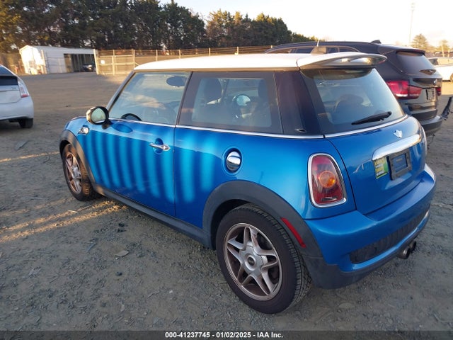 2009 MINI COOPER S WMWMF73509TT97802 Photo 2