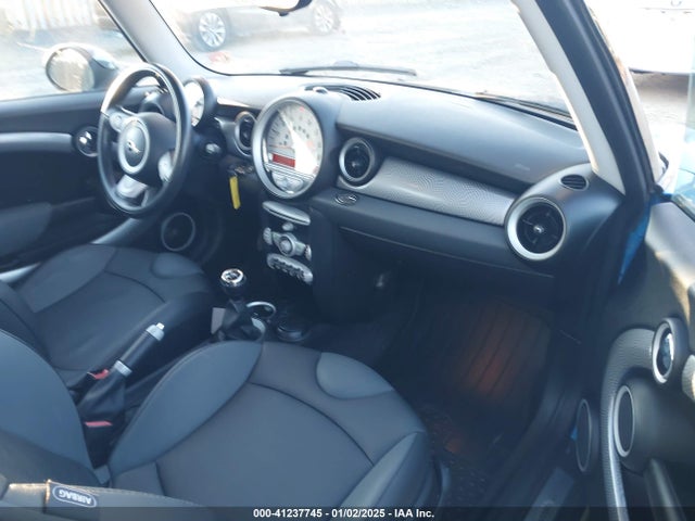 2009 MINI COOPER S WMWMF73509TT97802 Photo 4
