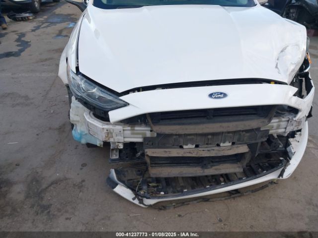 3FA6P0HD3HR167760 Ford FUSION SE