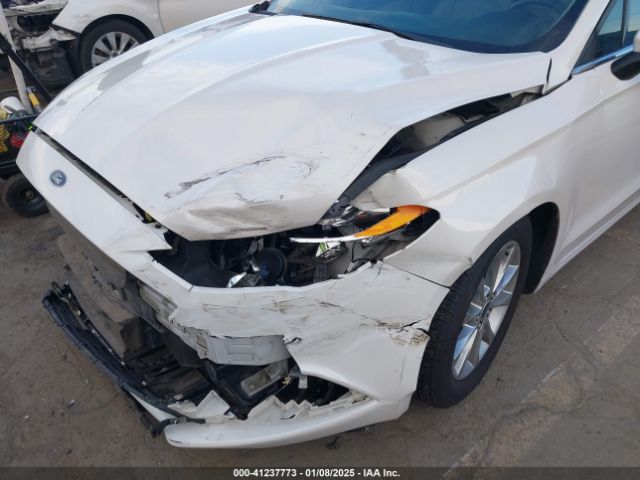 3FA6P0HD3HR167760 Ford FUSION SE