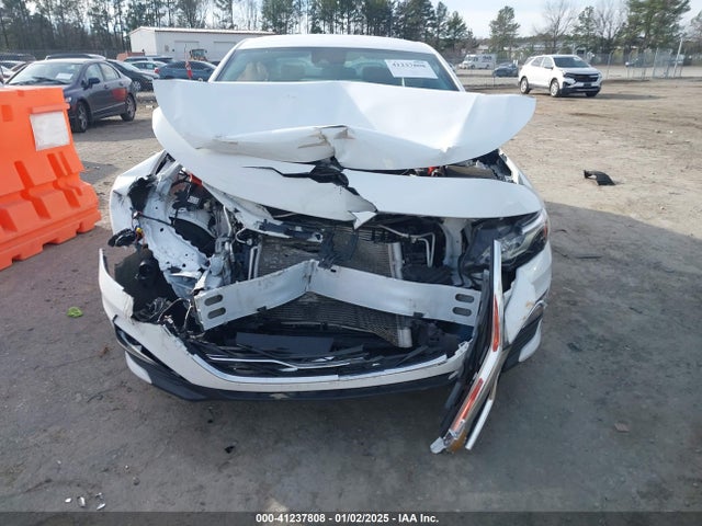 1G1ZD5ST3RF123097 Chevrolet Malibu Fwd 1lt