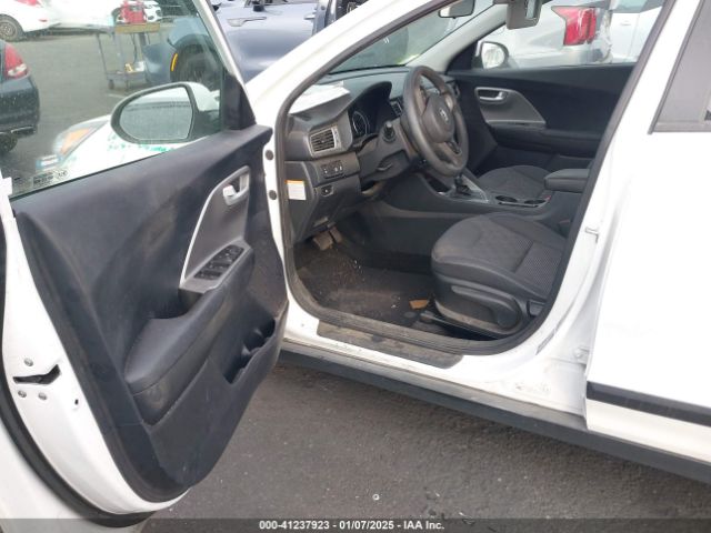 KNDCB3LC0K5353052 KIA NIRO LX