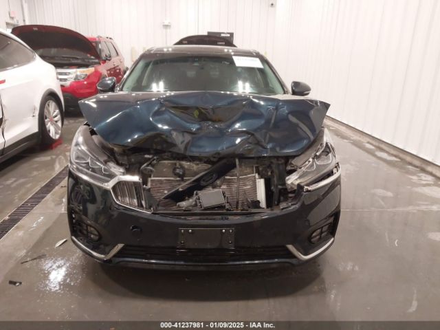 KNALC4J1XH5064254 KIA Cadenza Technology