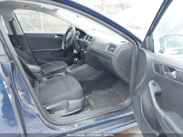 3VW2K7AJXEM335027 Volkswagen Jetta 2.0l S