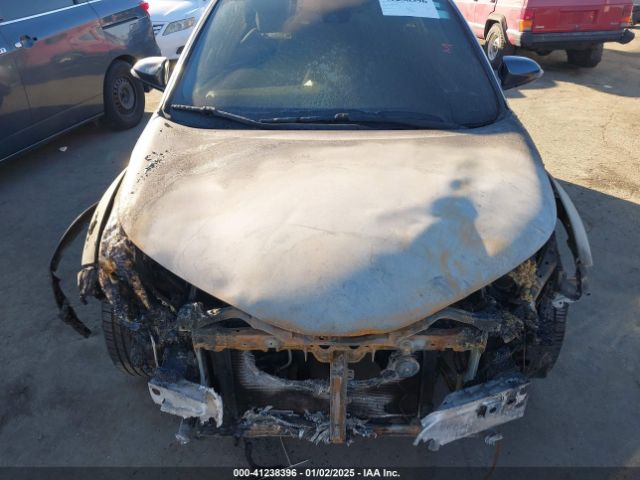 JTNKHMBX8K1037552 Toyota C-HR LE