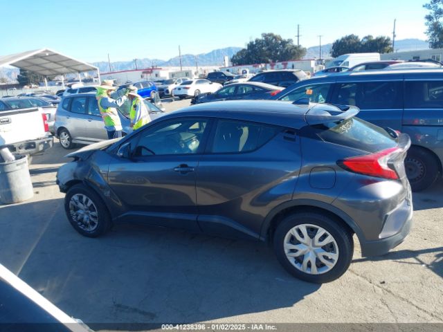 JTNKHMBX8K1037552 Toyota C-HR LE