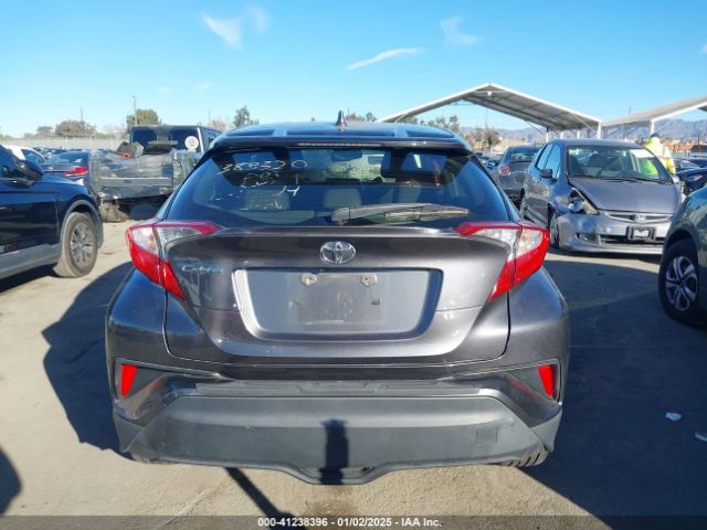 JTNKHMBX8K1037552 Toyota C-HR LE