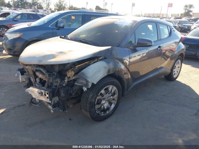 JTNKHMBX8K1037552 Toyota C-HR LE