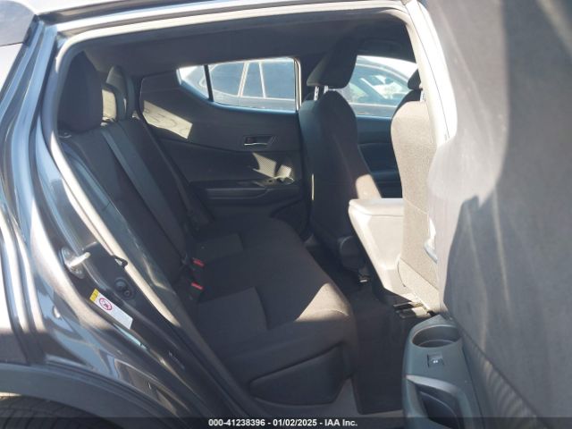 JTNKHMBX8K1037552 Toyota C-HR LE