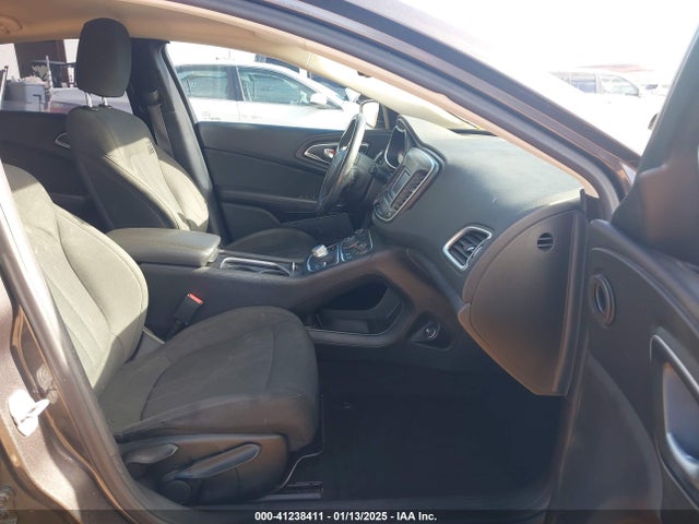 1C3CCCAB4GN126398 Chrysler 200 Limited