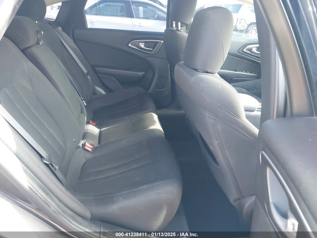 1C3CCCAB4GN126398 Chrysler 200 Limited