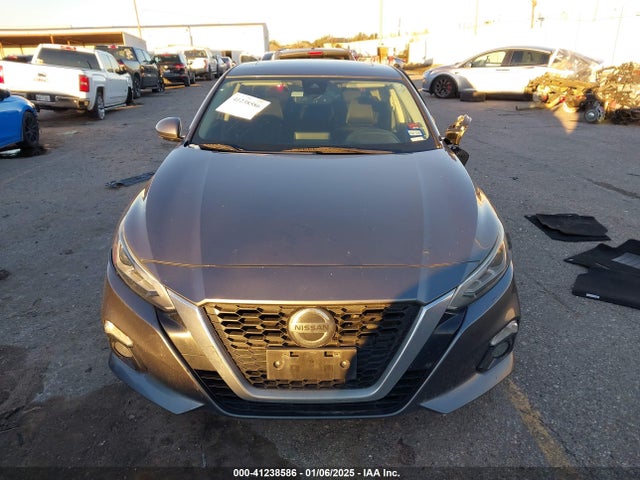1N4BL4DV0KC111037 Nissan Altima 2.5 Sv
