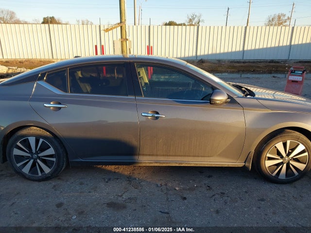 1N4BL4DV0KC111037 Nissan Altima 2.5 Sv
