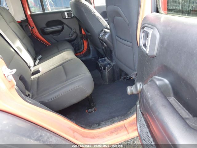 1C4HJXDGXJW172339 Jeep Wrangler Unlimited Sport 4x4