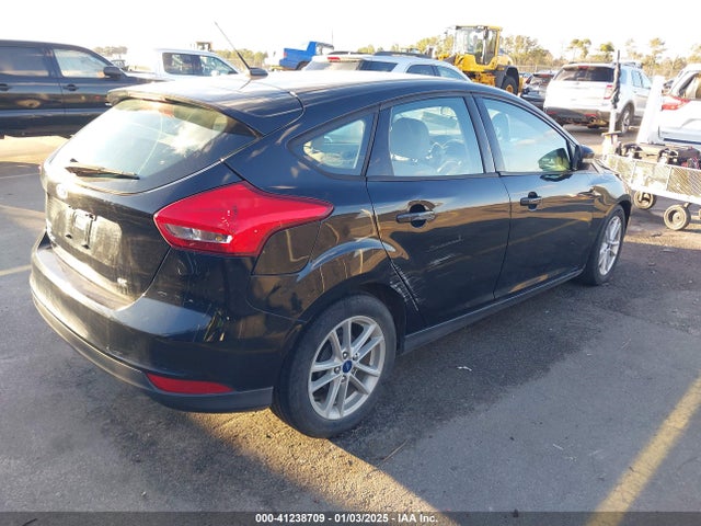 Ford FOCUS SE 2017 1FADP3K24HL301643 Image 4