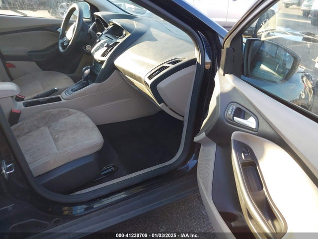 Ford FOCUS SE 2017 1FADP3K24HL301643 Image 5