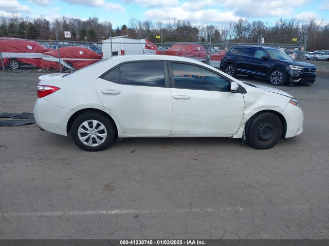 Toyota Corolla Le Eco 2015 5YFBPRHE7FP245546 Image 13