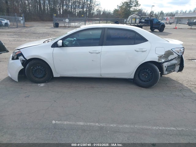 Toyota Corolla Le Eco 2015 5YFBPRHE7FP245546 Image 14