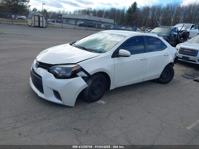 Toyota Corolla Le Eco 2015 5YFBPRHE7FP245546 Image 2
