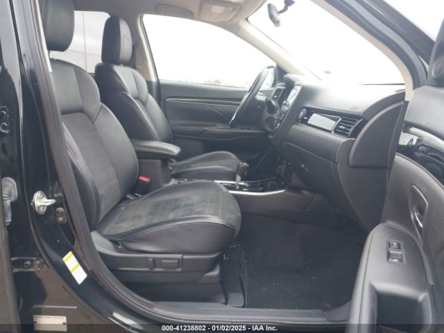 JA4AD3A30KZ019045 Mitsubishi Outlander Se