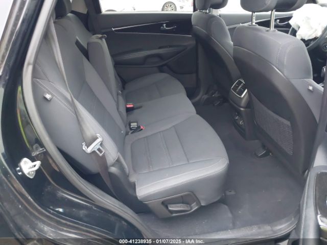 5XYPG4A57HG209219 KIA Sorento 3.3l Lx