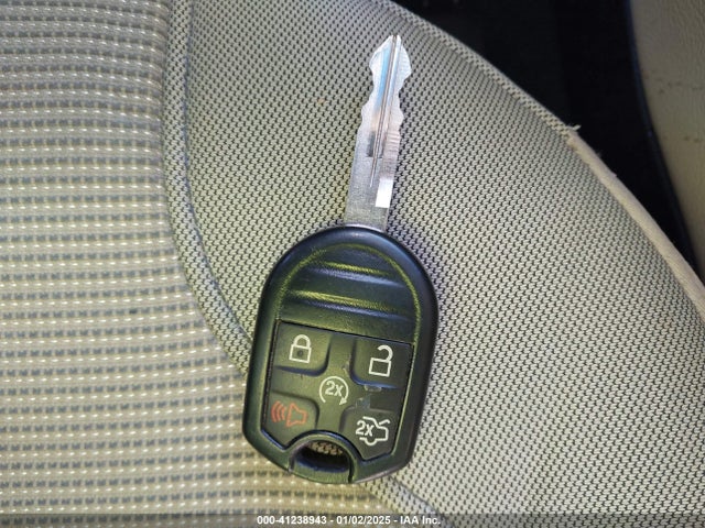 1FAHP2E82JG140669 Ford TAURUS SEL