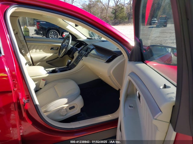 1FAHP2E82JG140669 Ford TAURUS SEL