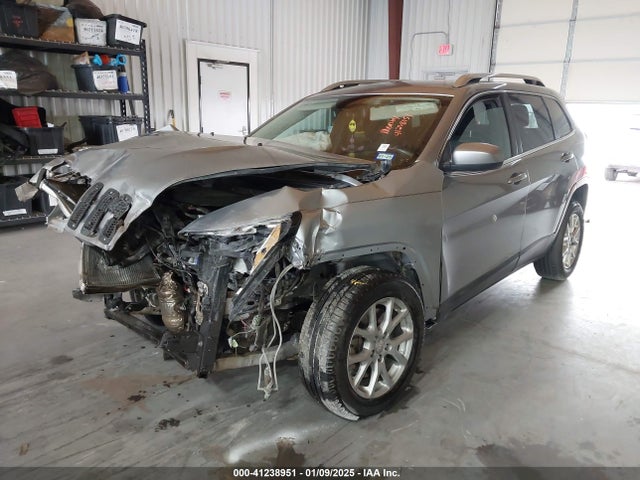 Jeep Cherokee Latitude 2014 1C4PJLCS0EW105975 Image 2