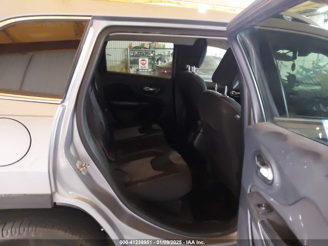 Jeep Cherokee Latitude 2014 1C4PJLCS0EW105975 Image 8