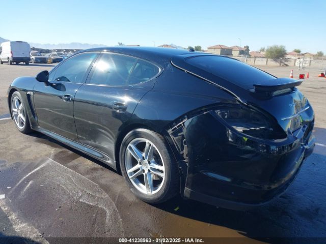 2011 PORSCHE PANAMERA WP0AA2A76BL021011 Photo 2