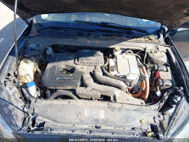 3FA6P0LU0JR269028 Ford Fusion Hybrid Se