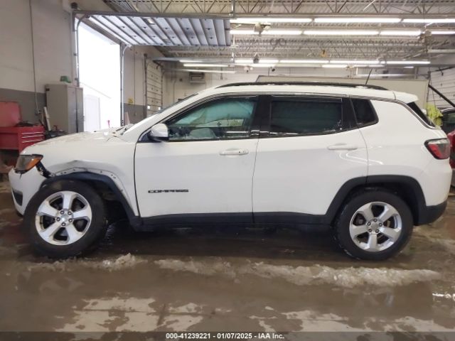 3C4NJDBBXJT485227 Jeep Compass Latitude 4x4