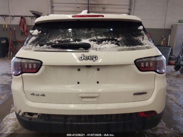 3C4NJDBBXJT485227 Jeep Compass Latitude 4x4