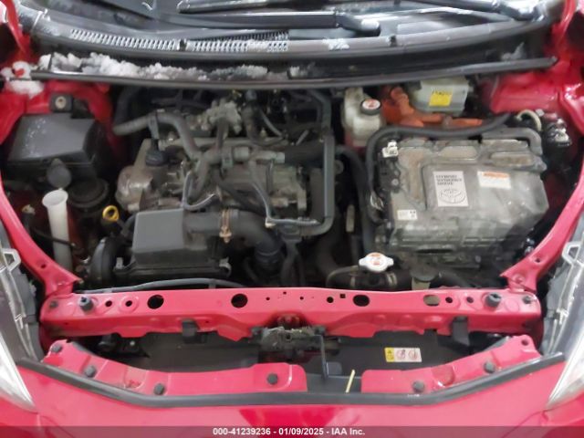 JTDKDTB33J1599235 Toyota Prius C One