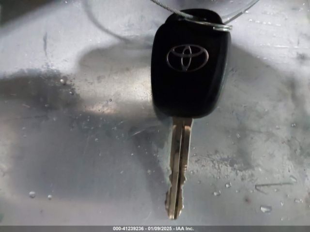 JTDKDTB33J1599235 Toyota Prius C One