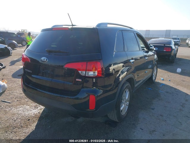 KIA SORENTO LX 2014 5XYKT4A65EG452392 Image 4