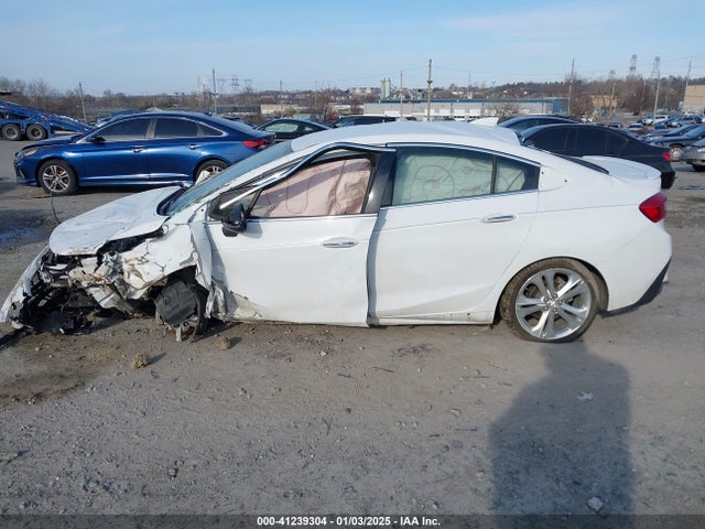 Chevrolet Cruze Premier Auto 2018 1G1BF5SM1J7129273 Image 13