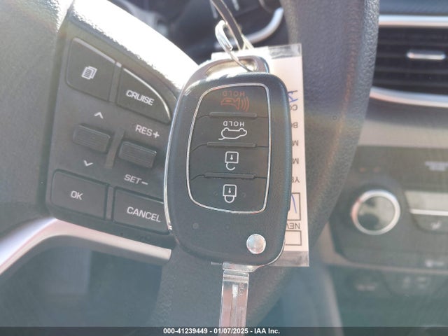 KM8J23A4XKU952609 Hyundai TUCSON SE