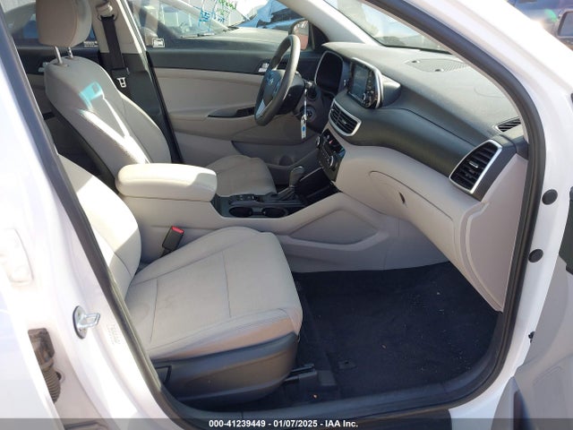KM8J23A4XKU952609 Hyundai TUCSON SE