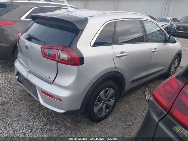 KNDCB3LC5K5231383 KIA NIRO LX