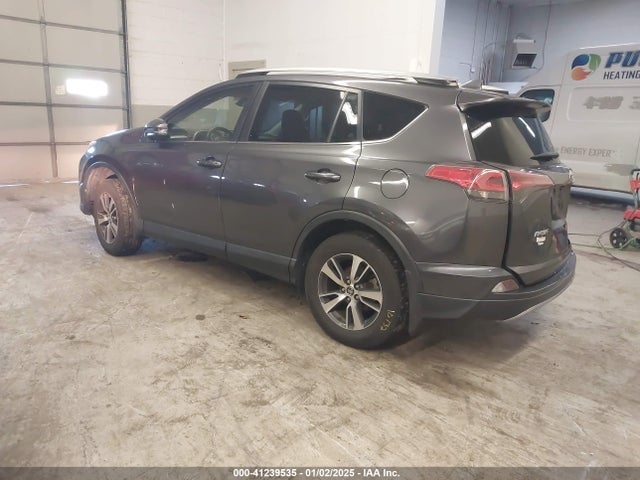 JTMRFREVXJJ205657 Toyota Rav4 Adventure/xle