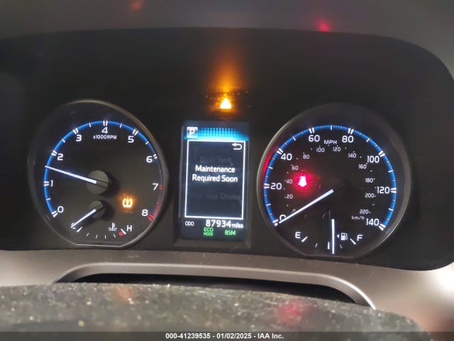 JTMRFREVXJJ205657 Toyota Rav4 Adventure/xle