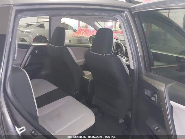 JTMRFREVXJJ205657 Toyota Rav4 Adventure/xle