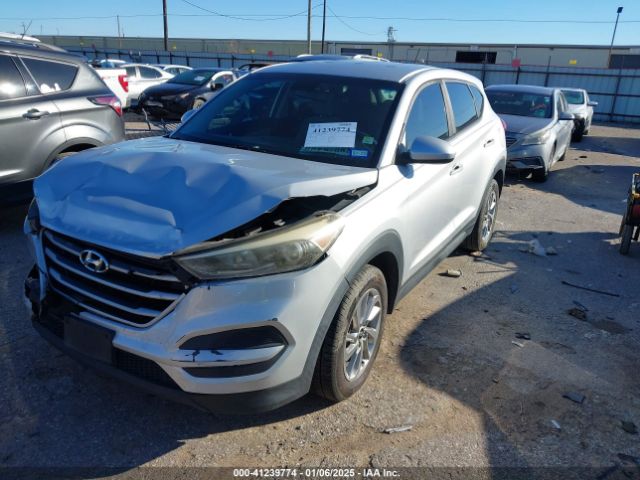 KM8J23A44HU592780 Hyundai TUCSON SE
