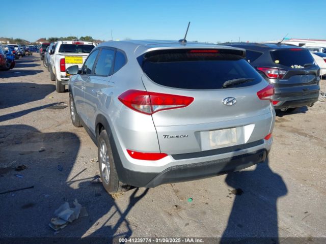 KM8J23A44HU592780 Hyundai TUCSON SE