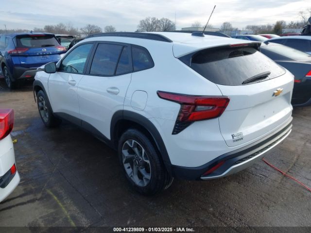 2024 CHEVROLET TRAX KL77LHE21RC053426 Photo 2